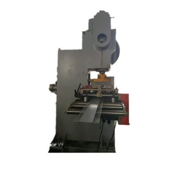 Angle beads roll forming machine