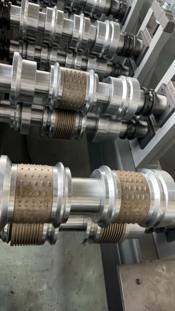 Comprehensive Analysis: Soffit Panel Roll Forming Machine - A Revolutionary Tool in the Construction 5 47eb5c16c1390e0ceb0f19d10dd0404b 1786432309 1ur2