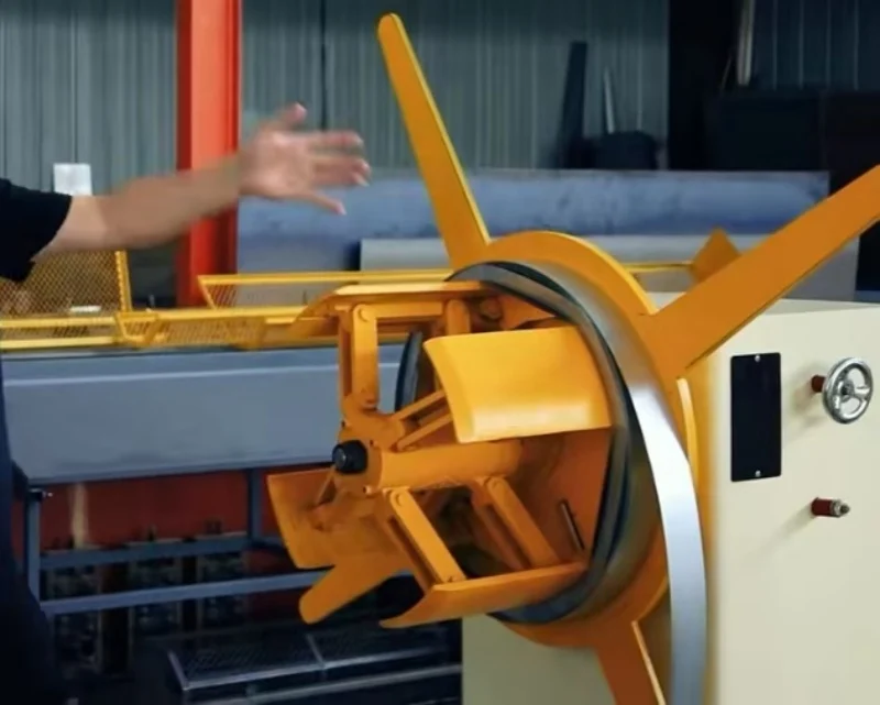 High-speed punching keel machine introduction 1 decoiler