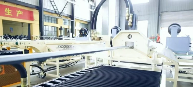 High-speed punching keel machine introduction 2 servo-tracking-cutting-machine