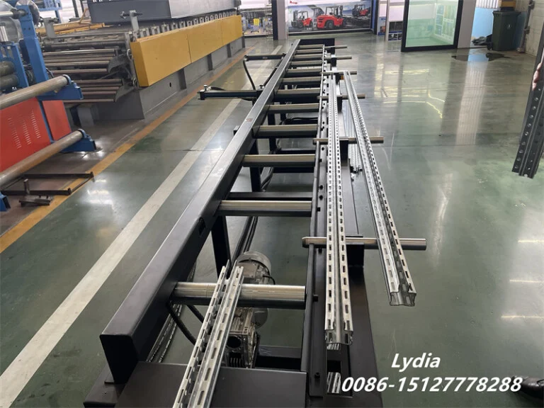 Teardrop Pallet Rack Upright Machine for Mexican Client 8 teardrop pallet rack upright machine for mexican c08 768x576 1786091030 pD7O