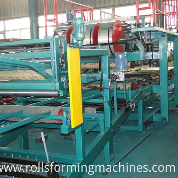 EPS sandwich panel roll forming machine