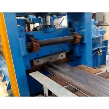 Thin sheet leveling and cut to length machine