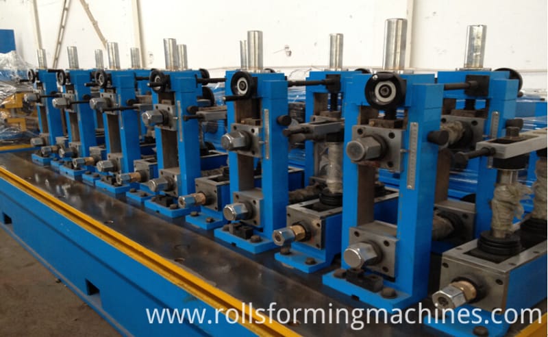 Forming machine