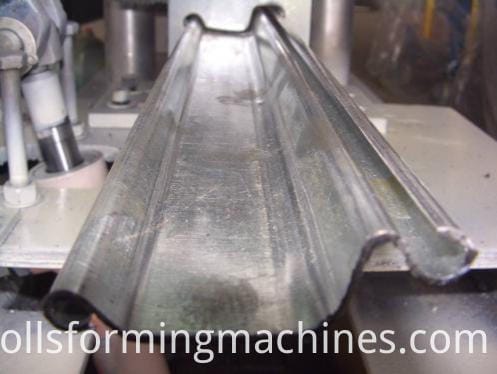 Rolling Shutter Door Making Machine-shearing system 2