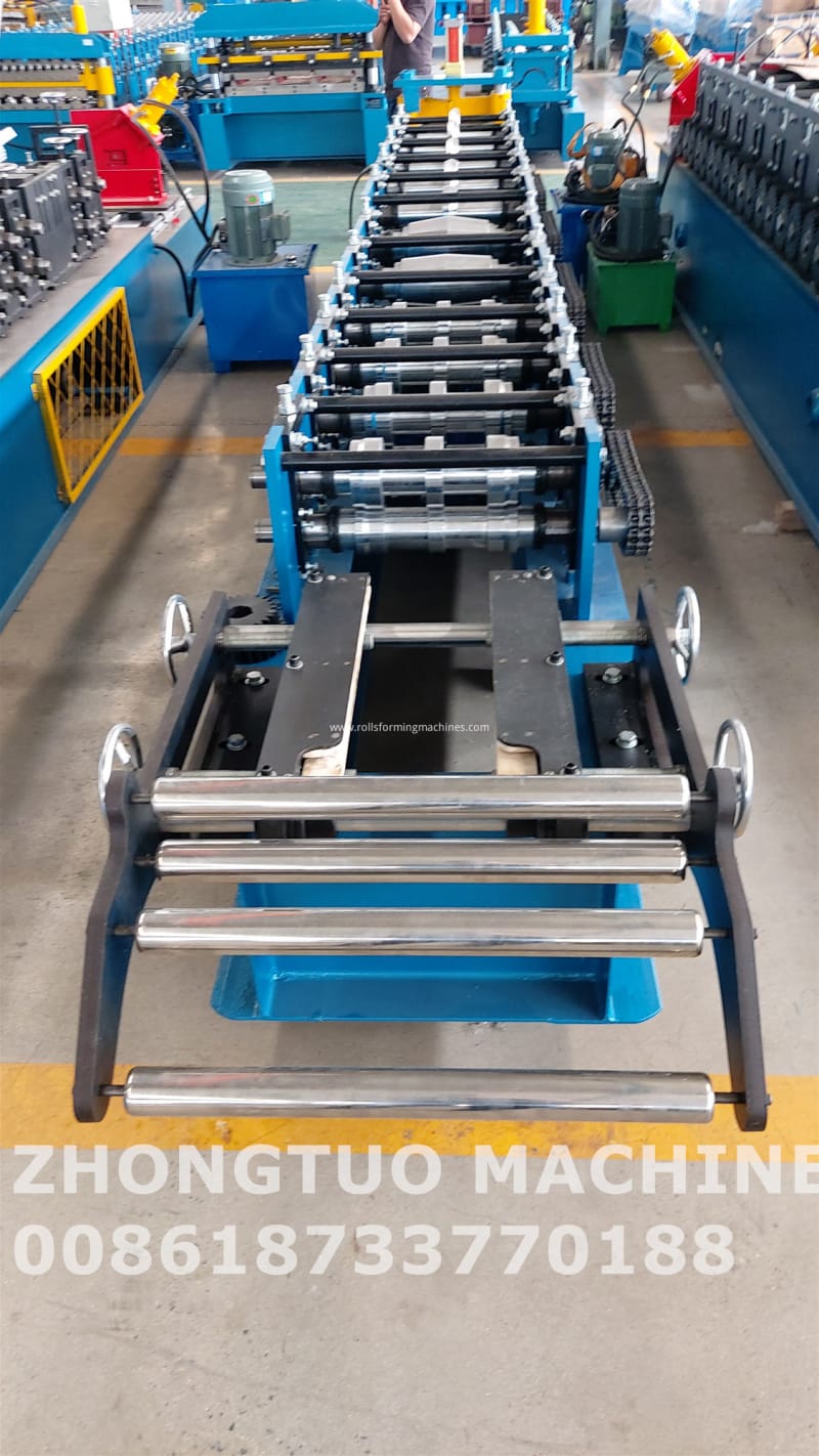 RIdge cap machine (1) RIdge cap machine (1)