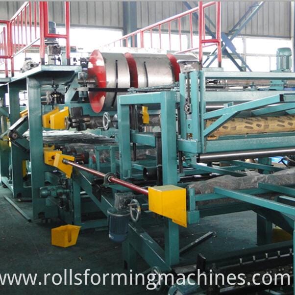 EPS sandwich panel roll forming machine