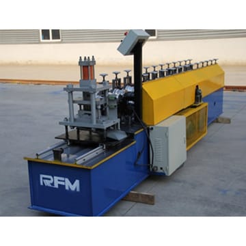 Rolling shutter door roll forming machine